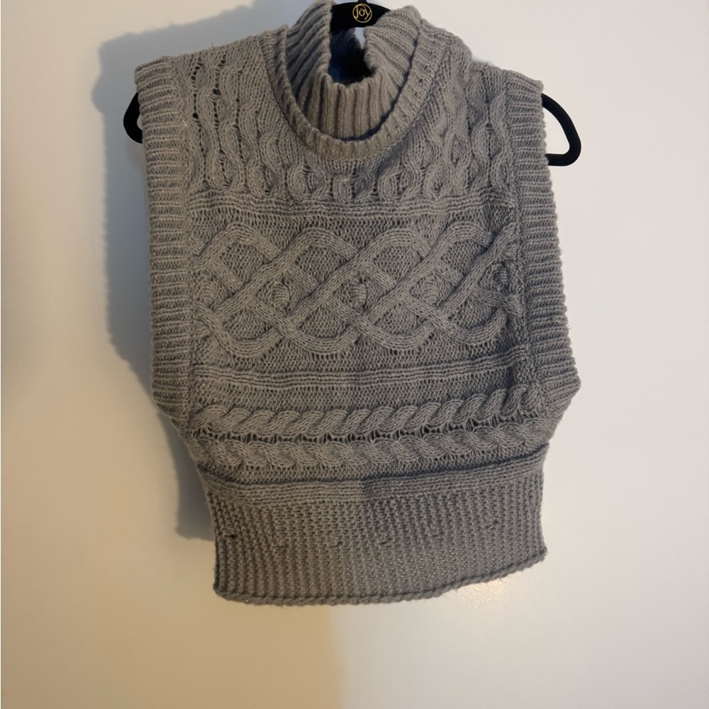 Sleeveless Cable Knit Turtleneck Sweater Vest - Gray